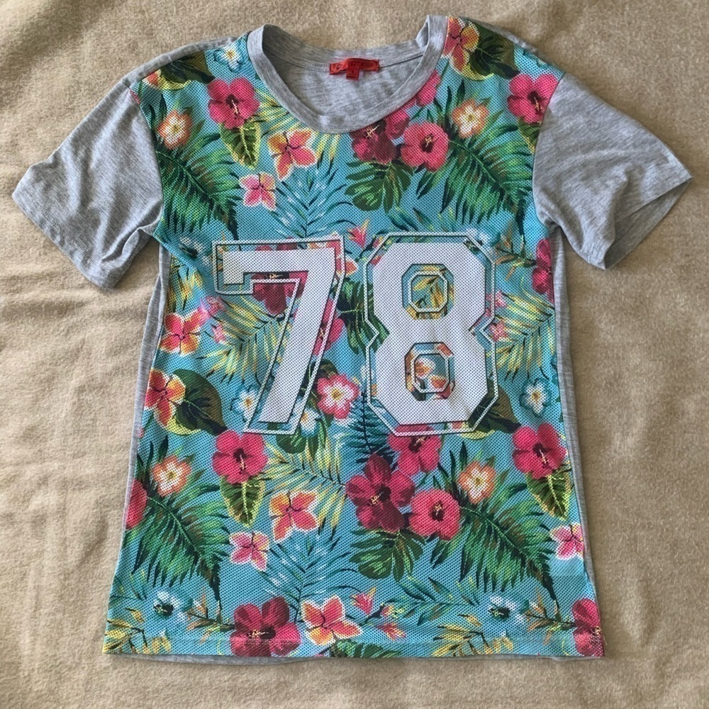 Hot Kiss Women’s Shirt